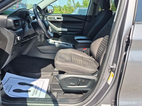 Used 2021 Ford Explorer XLT RWD image 10