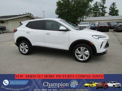 Certified 2025 Buick Encore GX Preferred AWD/4WD image 3
