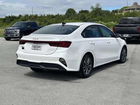 Used 2024 Kia Forte LXS w/ LXS Technology Package FWD image 5