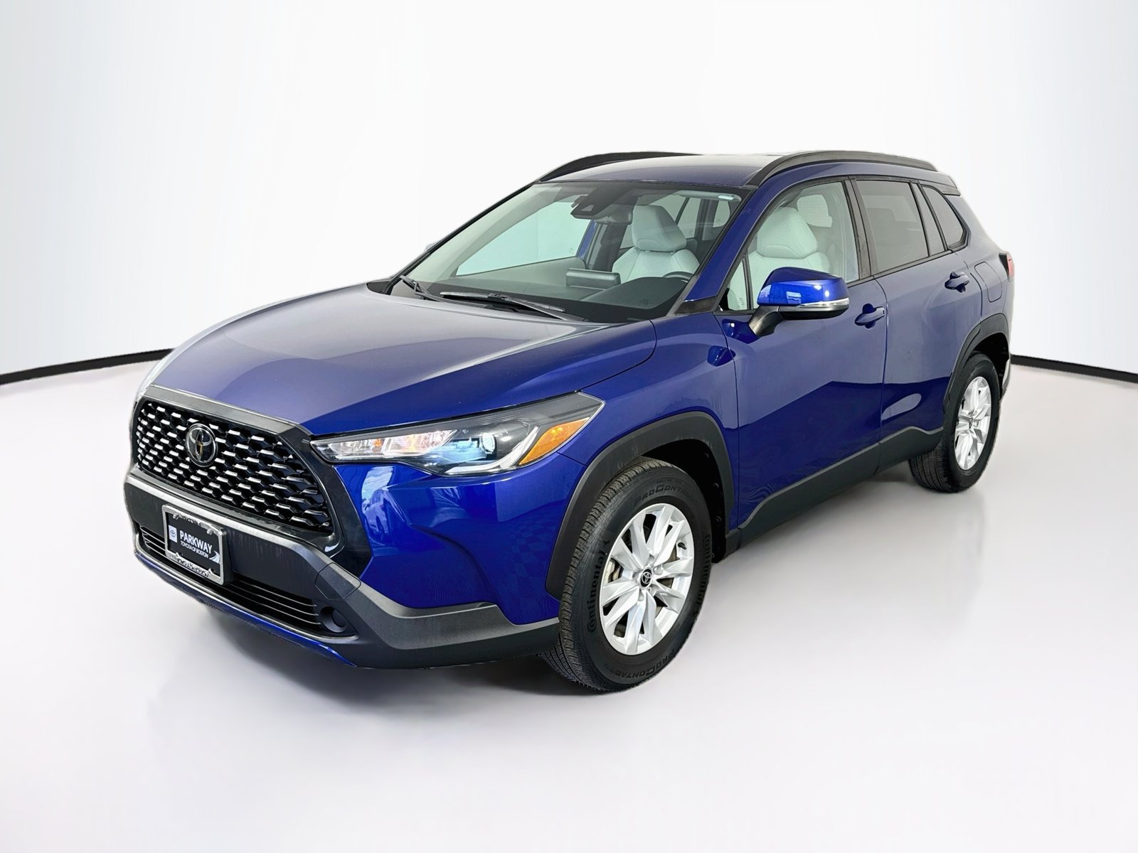 Certified 2022 Toyota Corolla Cross LE AWD/4WD image 3