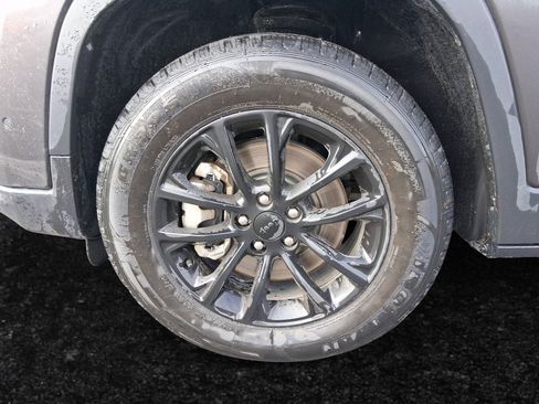 Used 2023 Jeep Cherokee Altitude Lux image 15