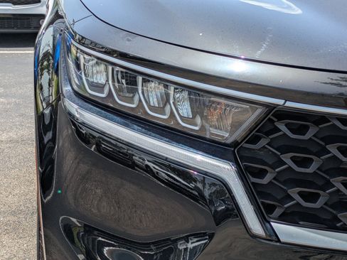 Certified 2022 Kia Sorento LX FWD image 8