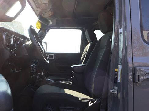 Used 2023 Jeep Wrangler Unlimited w/ Cold Weather Group image 29