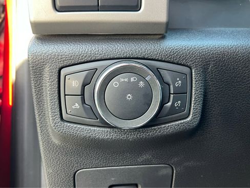 Used 2015 Ford F150 Lariat w/ Equipment Group 501A Mid AWD/4WD image 34