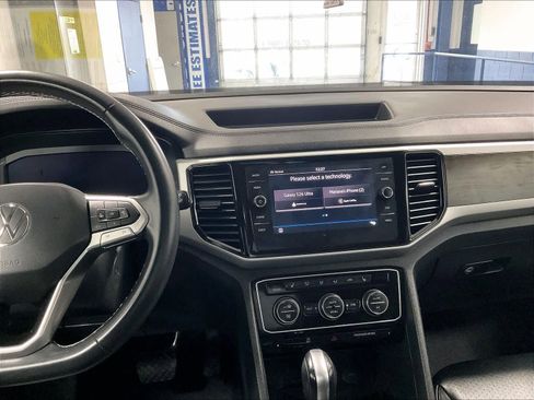 Used 2022 Volkswagen Atlas SE image 19