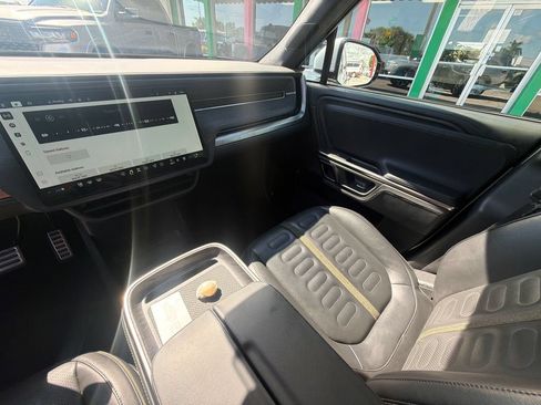 Used 2024 Rivian R1S Adventure AWD/4WD image 27