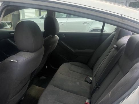 Used 2010 Nissan Altima 2.5 S FWD image 12