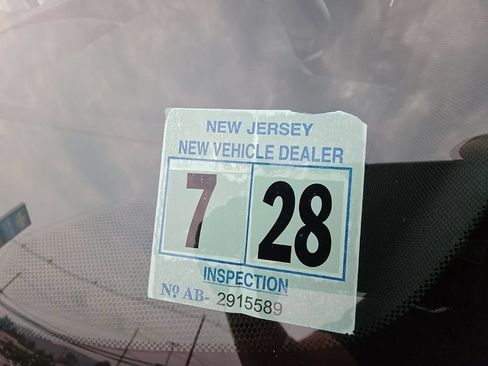 Certified 2023 Chevrolet Traverse LT AWD/4WD image 40