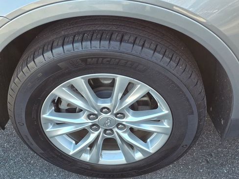 Used 2024 Cadillac XT5 Luxury image 11