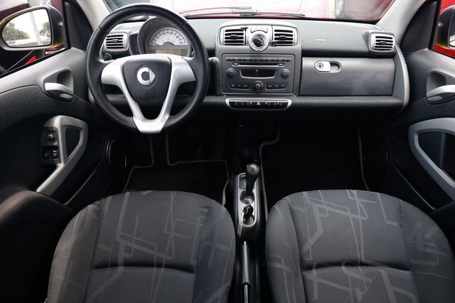 Used 2008 smart fortwo pure RWD image 2
