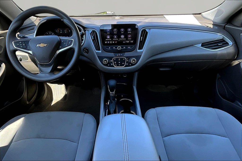 Used 2025 Chevrolet Malibu LT FWD image 9