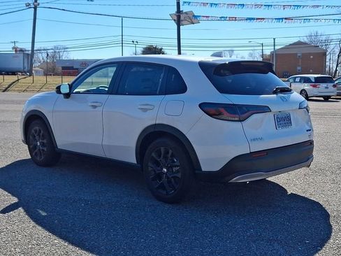 Certified 2025 Honda HR-V Sport image 4