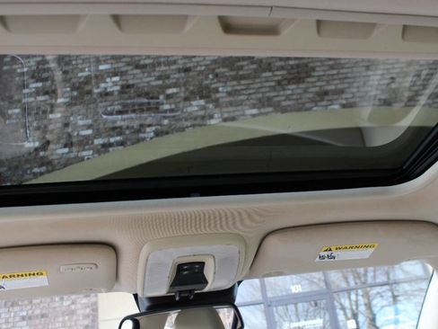 Used 2013 Volvo XC70 3.2 image 19