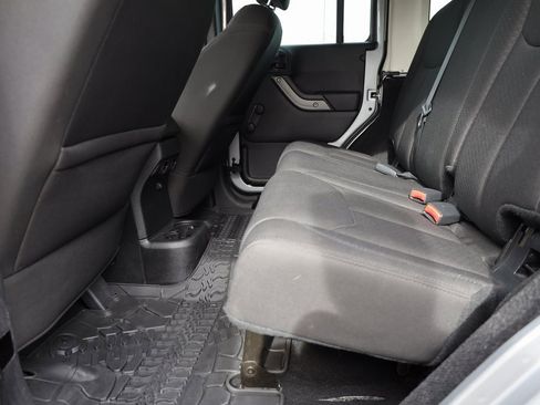 Used 2016 Jeep Wrangler Unlimited Sport w/ Connectivity Group image 17