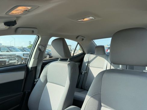 Used 2015 Toyota Corolla LE FWD image 11