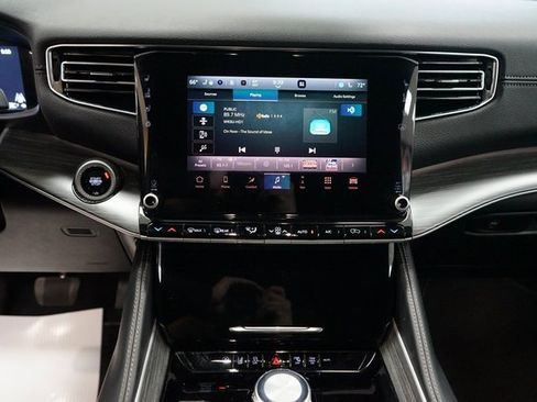 Used 2024 Jeep Wagoneer Series II w/ Flexible Seating Group image 7