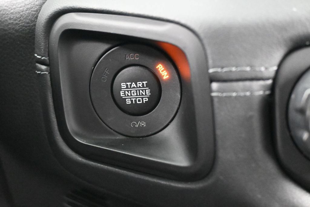 Used 2024 Jeep Wrangler Unlimited Sahara w/ Safety Group AWD/4WD image 21