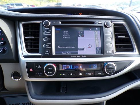 Used 2018 Toyota Highlander Limited w/ Protection Package #3 AWD/4WD image 26