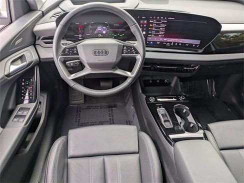 Used 2025 Audi Q6 e-tron Premium Plus w/ Premium Plus image 19