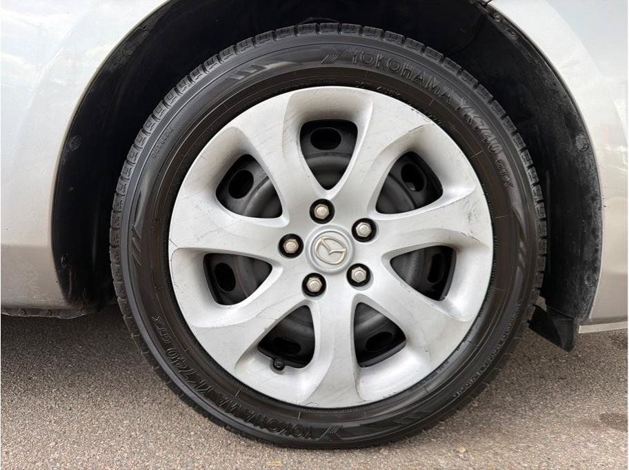Used 2013 MAZDA MAZDA3 i Sport FWD image 23