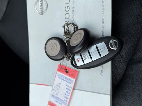 Used 2015 Nissan Rogue SL w/ SL Premium Package image 38