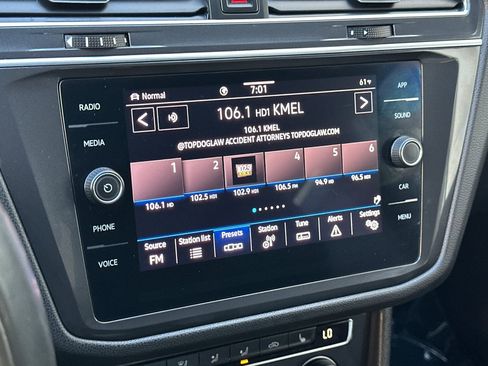 Used 2021 Volkswagen Tiguan SE image 18