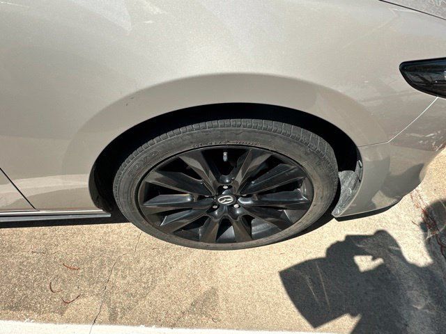 Used 2024 MAZDA MAZDA3 s FWD image 8