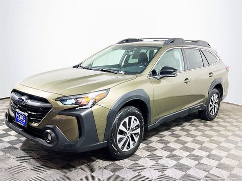 Used 2025 Subaru Outback Premium image 4
