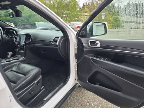 Used 2021 Jeep Grand Cherokee Limited AWD/4WD image 11