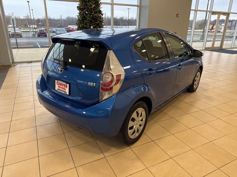 Used 2014 Toyota Prius C Two image 7