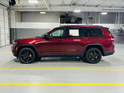 Used 2021 Jeep Grand Cherokee L Laredo RWD image 16