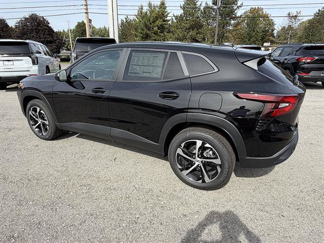 New 2026 Chevrolet Trax RS w/ Sunroof Package FWD image 3