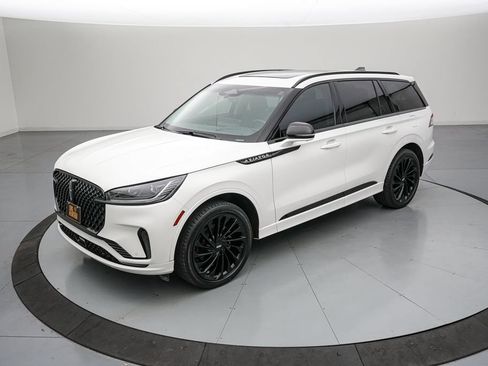 Used 2025 Lincoln Aviator Reserve w/ Equipment Group 201A AWD/4WD image 8