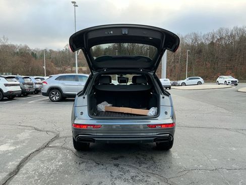 Used 2025 Audi Q5 2.0T Premium w/ Convenience Plus Package image 16