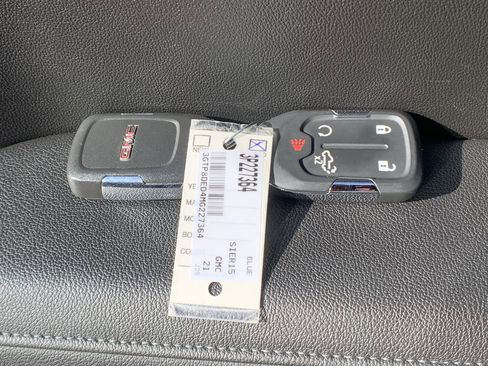 Used 2021 GMC Sierra 1500 SLT w/ SLT Premium Plus Package image 28