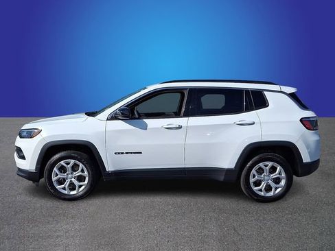 Used 2024 Jeep Compass Latitude AWD/4WD image 7