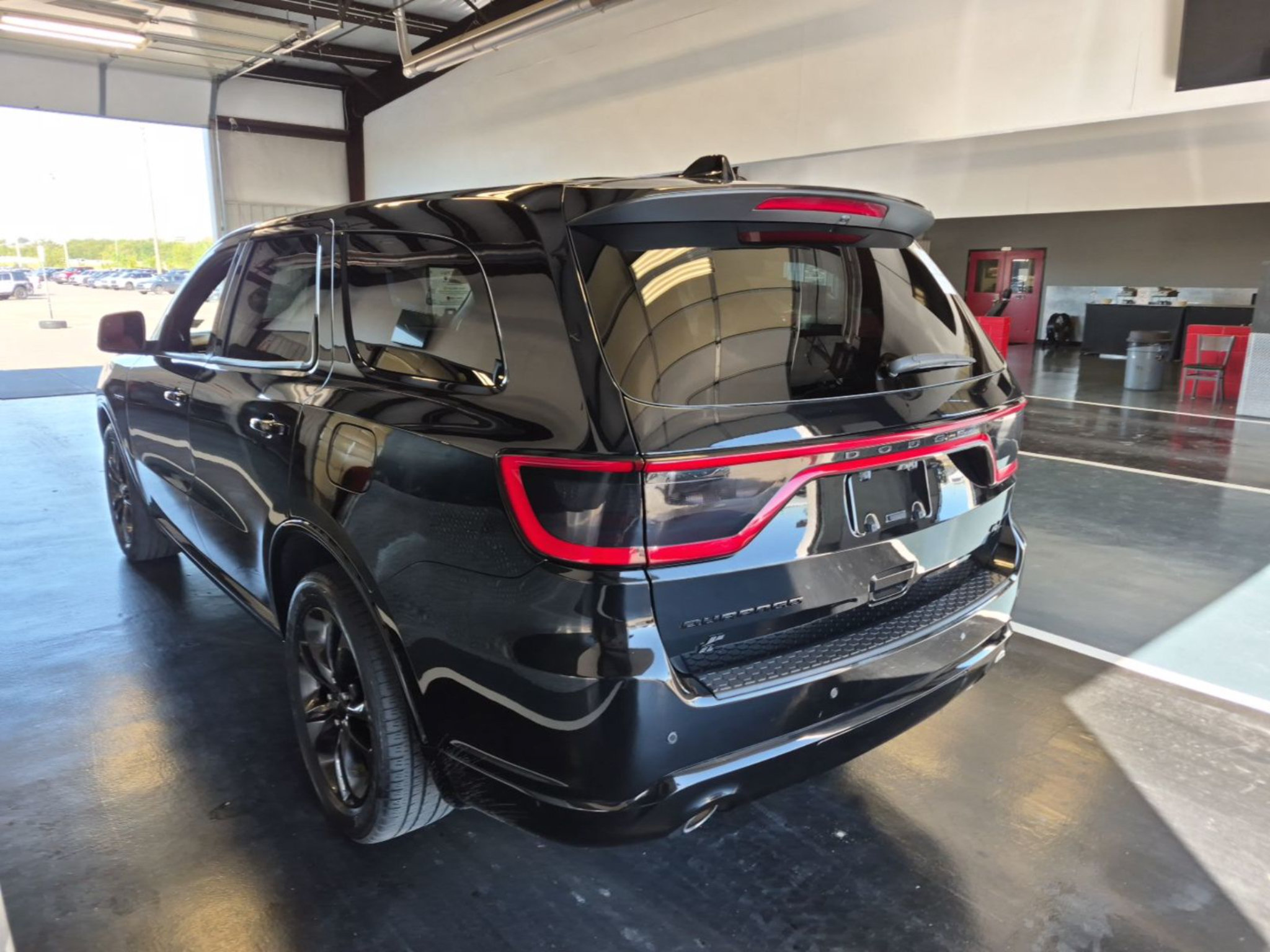 Used 2021 Dodge Durango R/T w/ Technology Group AWD/4WD image 3