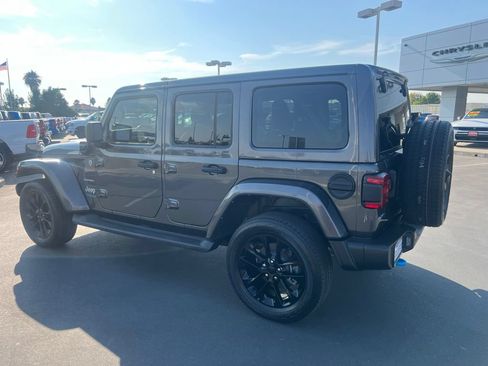 Used 2022 Jeep Wrangler Unlimited Sahara AWD/4WD image 20