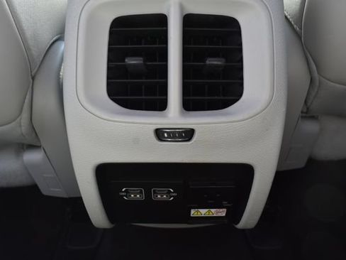 Used 2021 Jeep Cherokee Limited w/ Sun & Sound Group AWD/4WD image 39