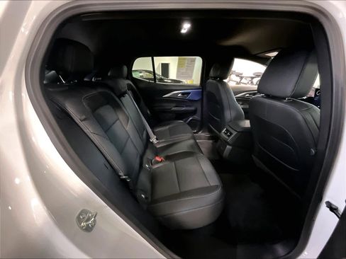 Used 2025 Chevrolet Equinox EV LT w/ Convenience Package image 16