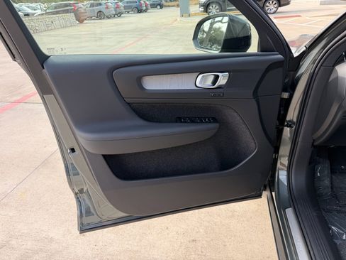 New 2026 Volvo EX40 Plus w/ Protection Package Premier image 16