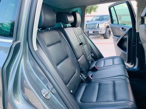 Used 2012 Volkswagen Tiguan SE image 21