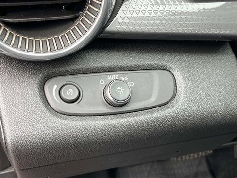 Used 2024 Chevrolet Trax ACTIV w/ Sunroof Package image 31