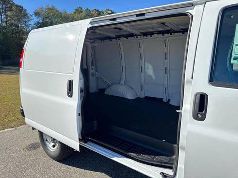 New 2025 Chevrolet Express 2500 image 19