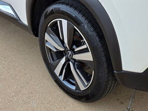 Used 2023 Nissan Rogue SL image 7