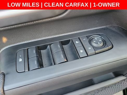 Used 2025 Toyota Tacoma TRD Off-Road AWD/4WD image 19