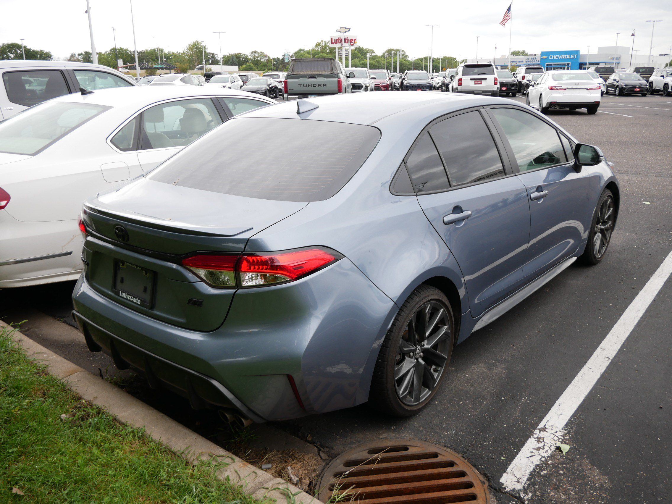 Used 2025 Toyota Corolla SE w/ SE Premium Package FWD image 7
