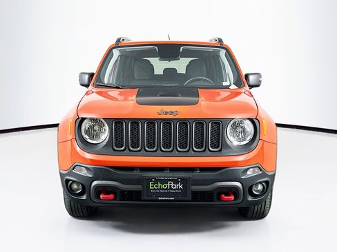 Used 2018 Jeep Renegade Trailhawk w/ Cold Weather Group II AWD/4WD image 2