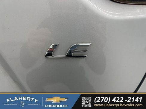 Used 2020 Toyota Corolla LE image 18