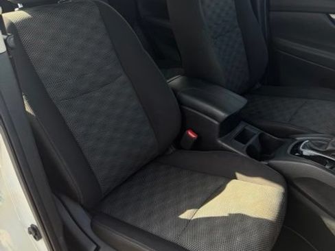Used 2017 Nissan Rogue Sport SV FWD image 20